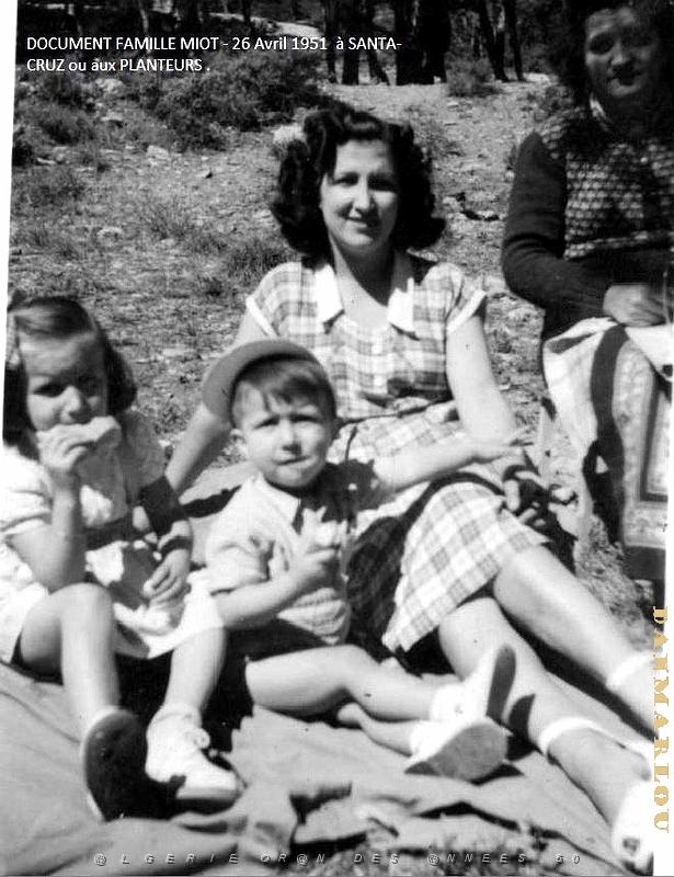 Oran- SDV- 5034- 1951 04 26 PAQUES A SANTA CRUZ ou AUX PLANTEURS.  4.JPG